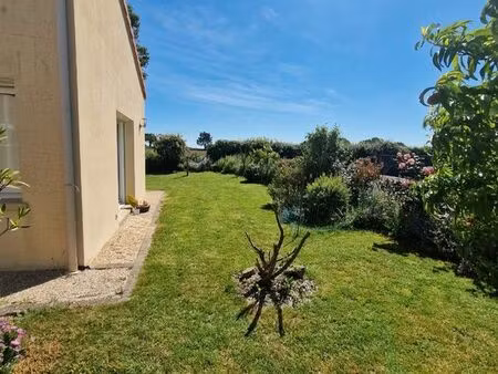 coup de coeur: maison plain pied 90 m2 - 2 chambres + bureau- 10 mn de cholet- non mitoyen