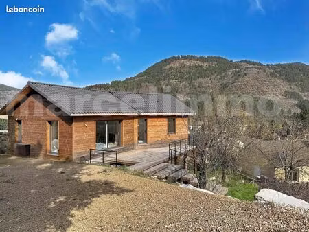 villa 4 pièces 90 m²