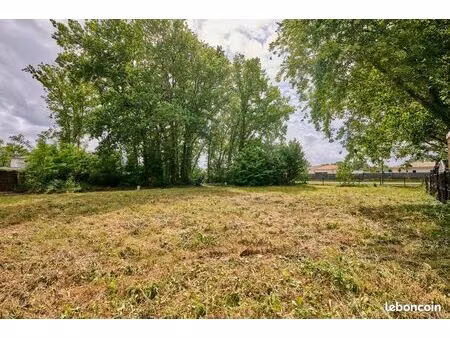 terrain à bâtir de 1009m2 libre de constructeur