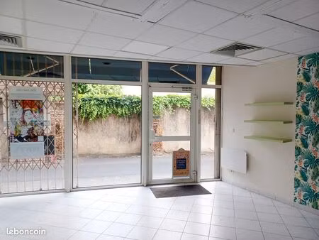 local commercial 64 m2