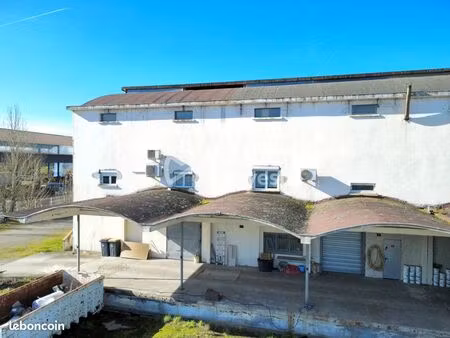 local 714 m² villaudric