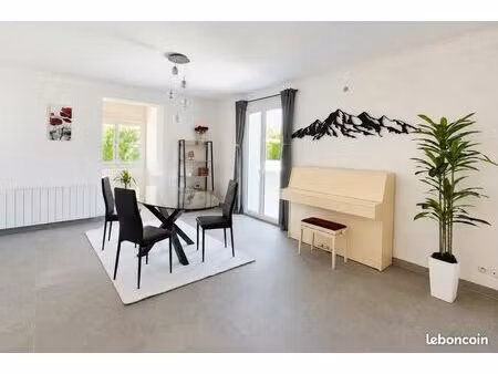 elégant chalet avec annexe