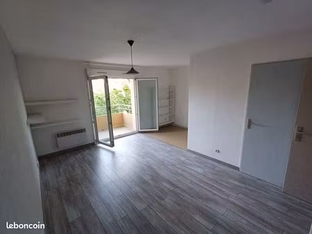 loue t1 25m2 à côté de l'iut de blagnac