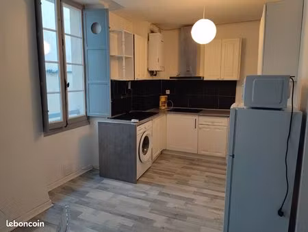 a vendre t2 meublé libre