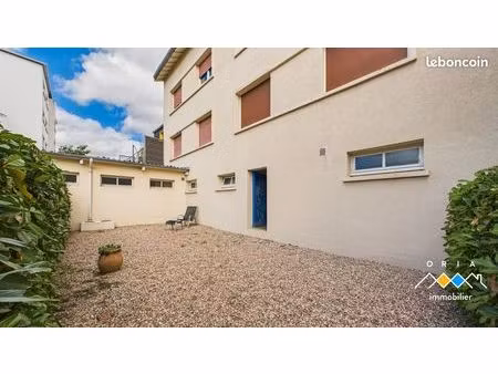 immeuble 12 pièces 240 m²