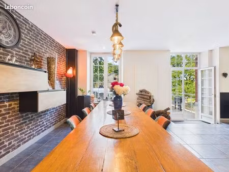 propriété 7 pièces 298 m²