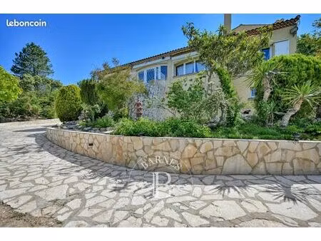 mas 12 pièces 256 m²