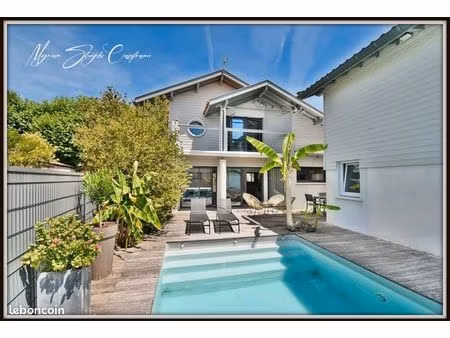 maison 8 pièces 200 m²