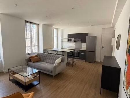 appartement t2 meublé – beaugency centre-ville –