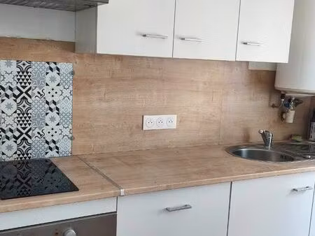 joli f2 dans le centre de saint-marcellin