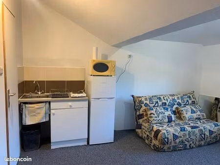 location studio meublé