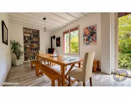 maison 8 pièces 195 m²