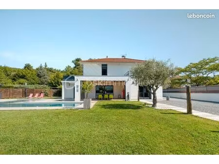 maison 6 pièces 217 m²