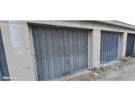 parking/box 16 m² eybens