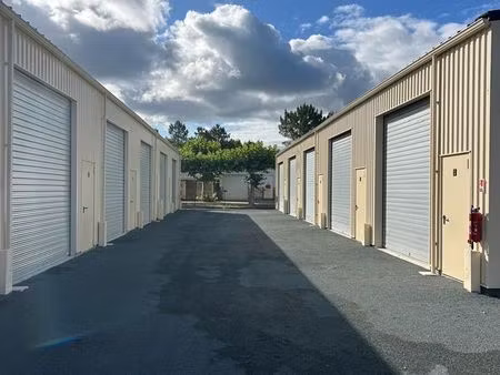 location box stockage messanges à partir de 40m² – dès 280 ht/mois – messanges