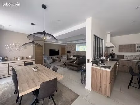 propriété 50 pièces 260 m²