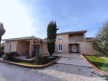 propriété 9 pièces 245 m²