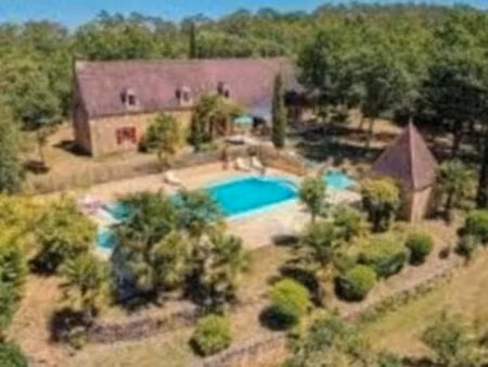 propriété en pierre 5 chambres  piscine  terrain 1 ha