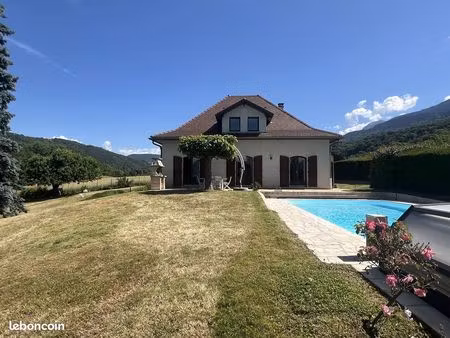 villa 6 pièces 150 m²