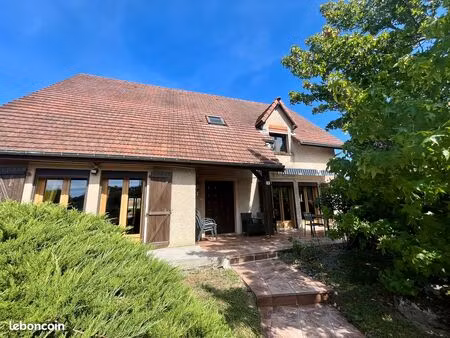 maison d’architecte de 175 m2 terrain 1004m2