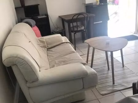 t2 a la campagne surchamagnieu a 2 km du village personne seule
