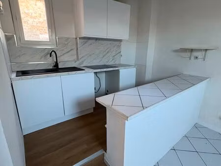 appartement t2 lumineux – centre-ville de mèze