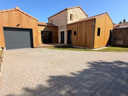? maison rénovée 2023 – 3 ch dont suite parentale – bourg frossay – garage & jardin