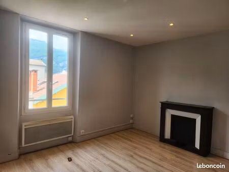 t2 42m2 fontaine – calme  tram à pied  gare en quelques minutes