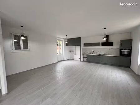 immeuble 140 m² albas