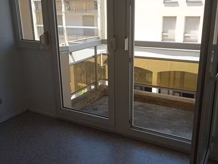 appartement f3 2 chambres terrasse et garage