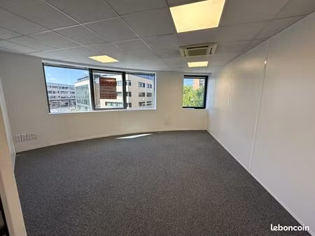 bureaux 134 m²
