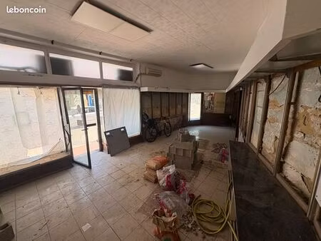 local commercial ≈ 80m2 max ou 60 m² min à louer – quartier faubourg saint-jaumes  montpel