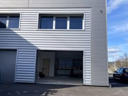 box / local professionnel à louer – 50 m² – saint-martin-de-londres