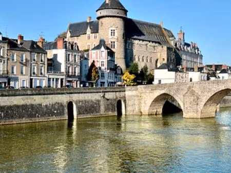 maison de ville avesnieres avec jardinet