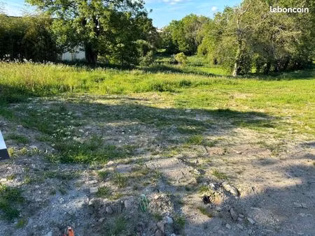 terrain 549 m² le cours