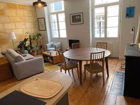 t2 rénové 53 m² — chartrons  pierre apparente  à 1 min des quais
