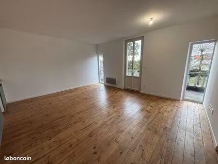 appartement au 1er étage brocas