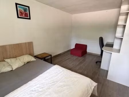 chambre 1 pièce 31 m²