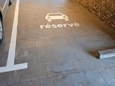 à louer – place de parking privative à audun-le-tiche