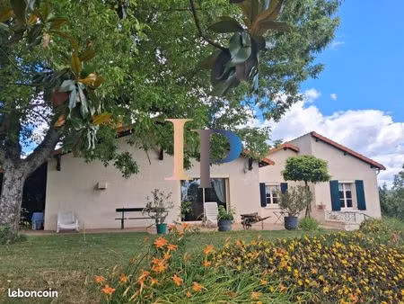 propriété 7 pièces 279 m²