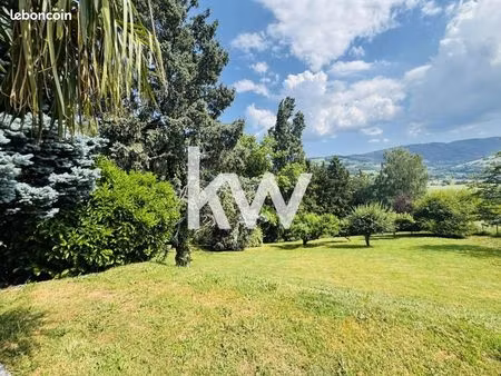 maison 8 pièces 196 m²