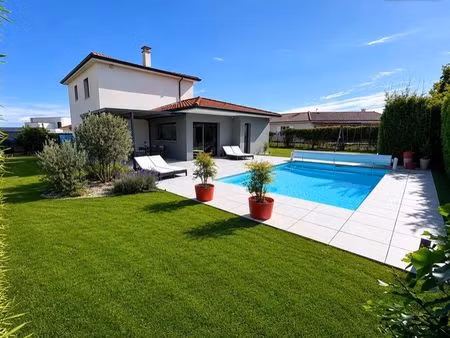 maison avec piscine quartier recherché