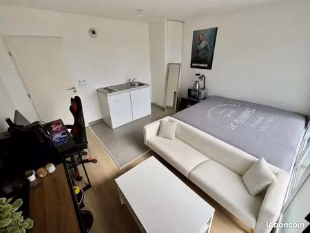 studio 1 pièce 25 m²