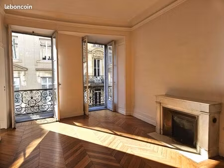 appartement 3 pièces 77 m²