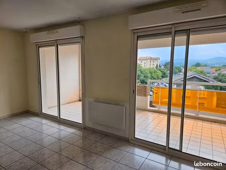 f3 70 m² + 14 m² de loggia + garage au péage de roussillon