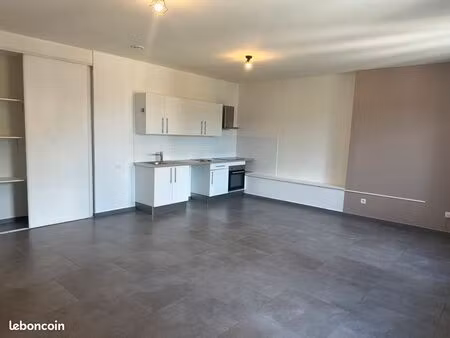 longwy  t3 deux chambres + garage