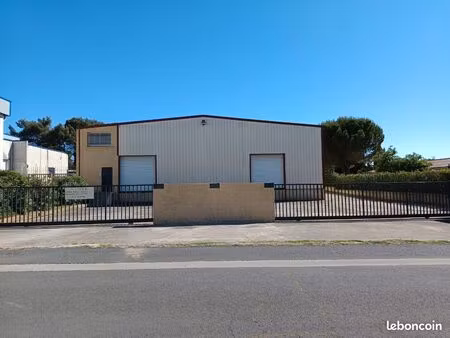loue entrepôt