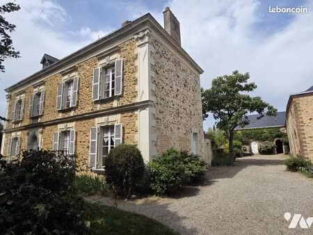 maison 8 pièces 232 m²