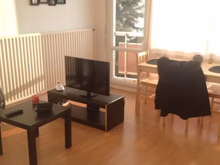 t1bis avec balcon proche commodités