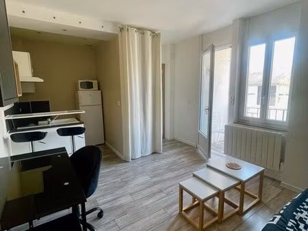 studio meublé 21 m2 avec balconnet  proche iut/ifsi
